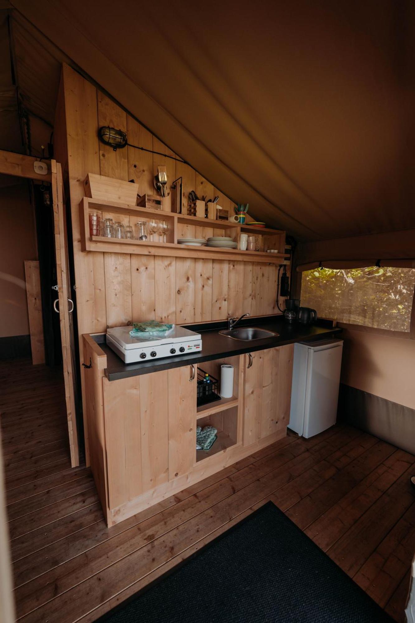 Camping De Tulpenweide Breezand Номер фото